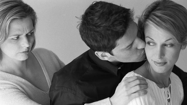 出轨男人的心该如何挽回（教你15招）-第2张图片-爱昵情感